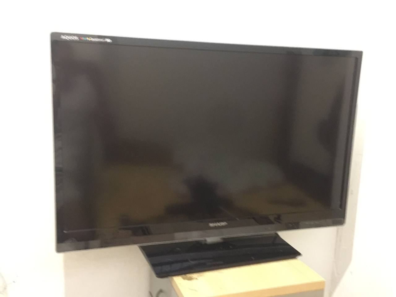 תמונה 1 ,Sharp tv 42אינץ מסך מעולהמיוחד למכירה ברעננה מוצרי חשמל  