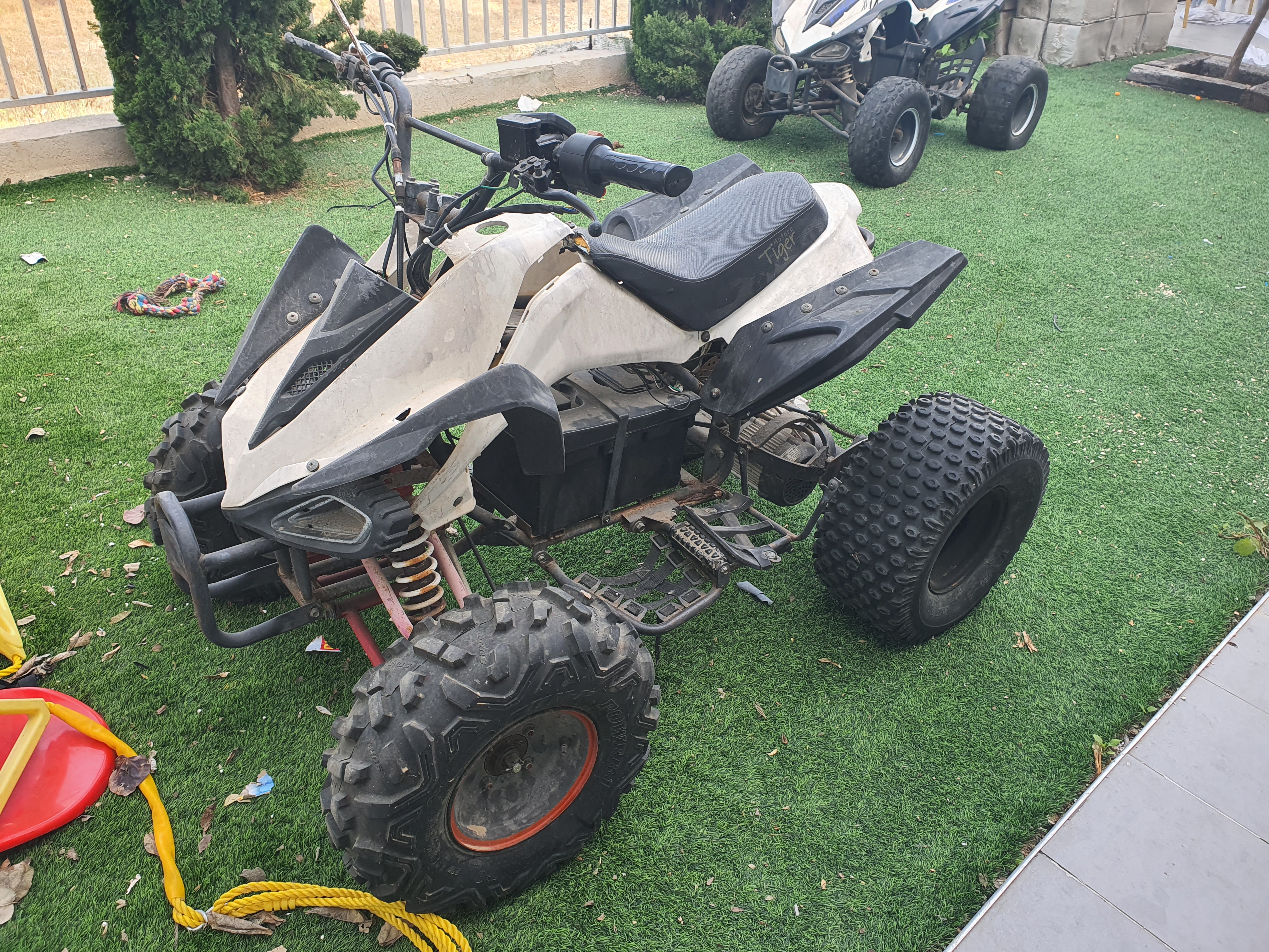 תמונה 1 ,טרקטורונים למכירה בניצן צעצועי ילדים  מכוניות