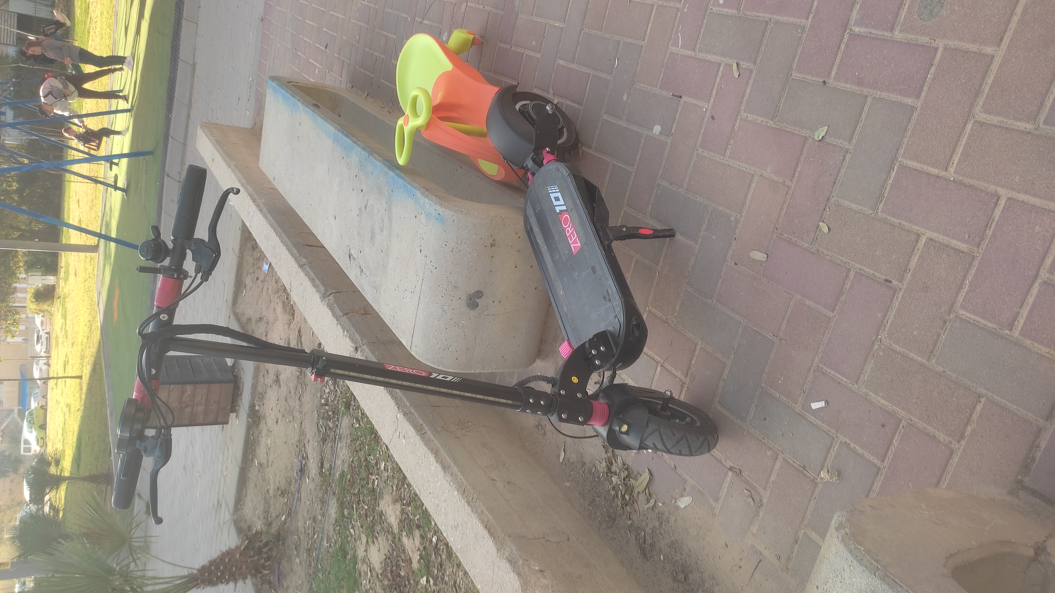 תמונה 2 ,זירו 10 למכירה בבאר שבע קורקינטים  קורקינט חשמלי