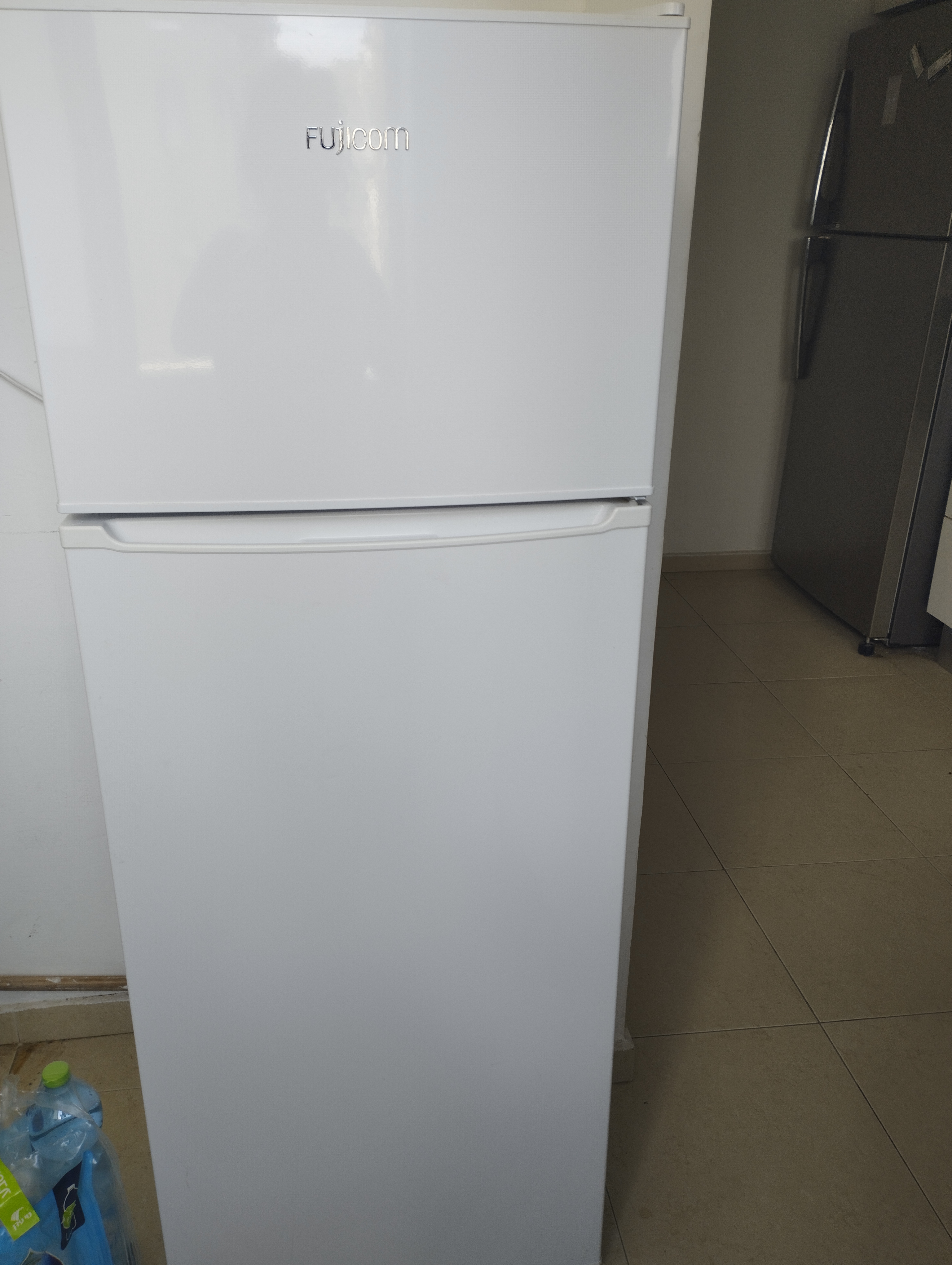 תמונה 1 ,מקרר קטן מתאים לזוגות צעירות  למכירה בתל אביב  מוצרי חשמל  מקרר