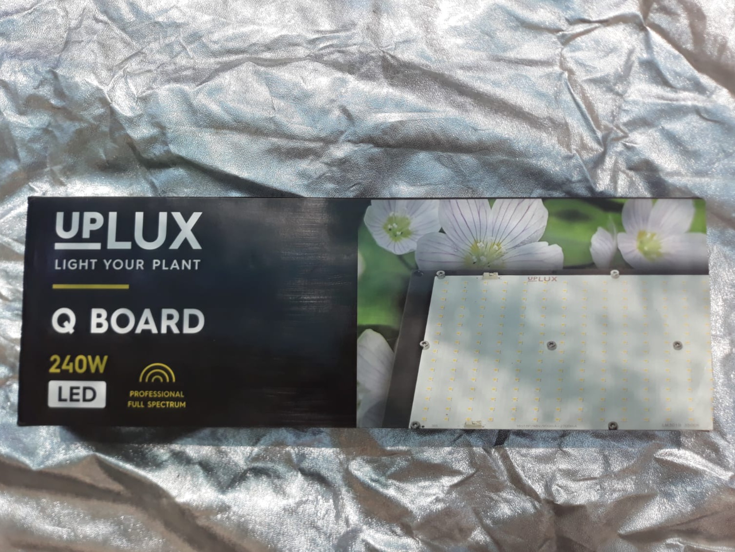 תמונה 2 ,מנורת upLUX להידרופוניקה  למכירה בעכו לגינה  צמחיה מלאכותית