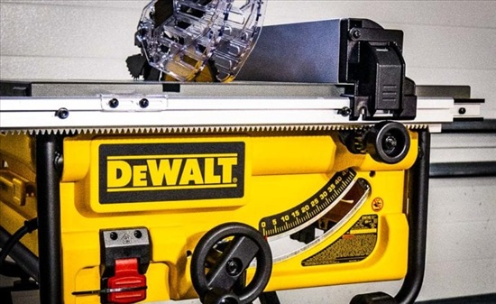 תמונה 4 ,מסור שולחן DeWalt DW745 למכירה בירושלים כלי עבודה  כלים לנגרות