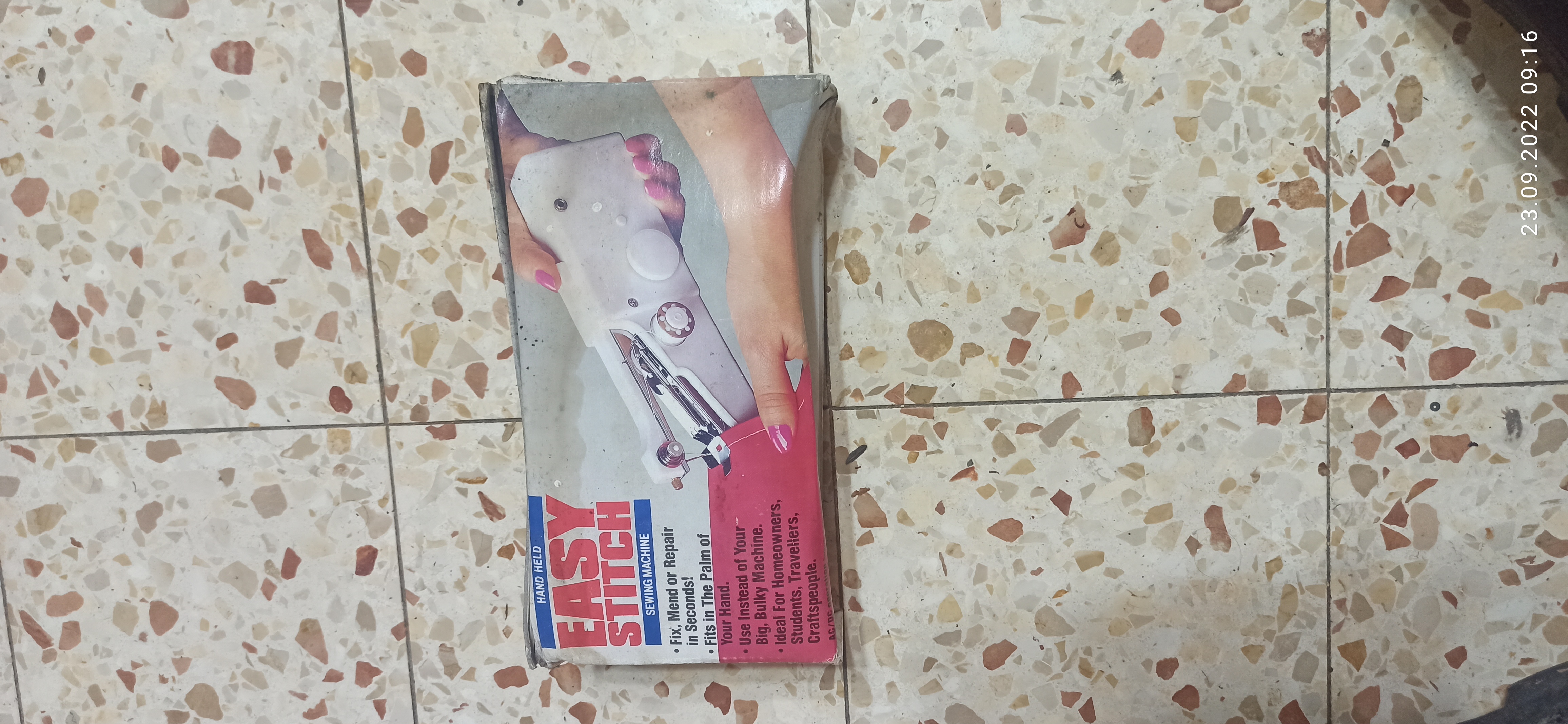 תמונה 1 ,מכונת תפירה ידנית  למכירה ביבנה לבית  כלי עבודה