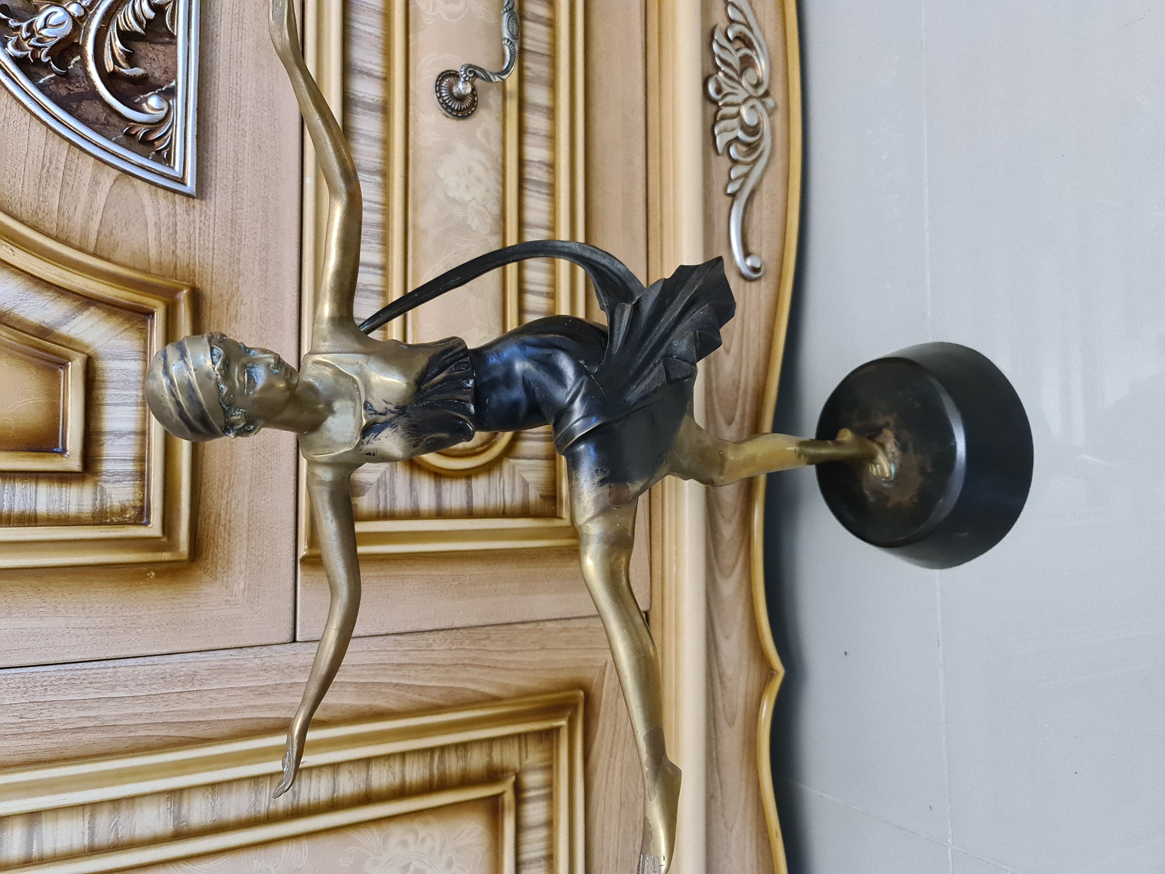 תמונה 2 ,פסל בעיצוב מיוחד מברונזה למכירה בתל אביב ריהוט  אחר