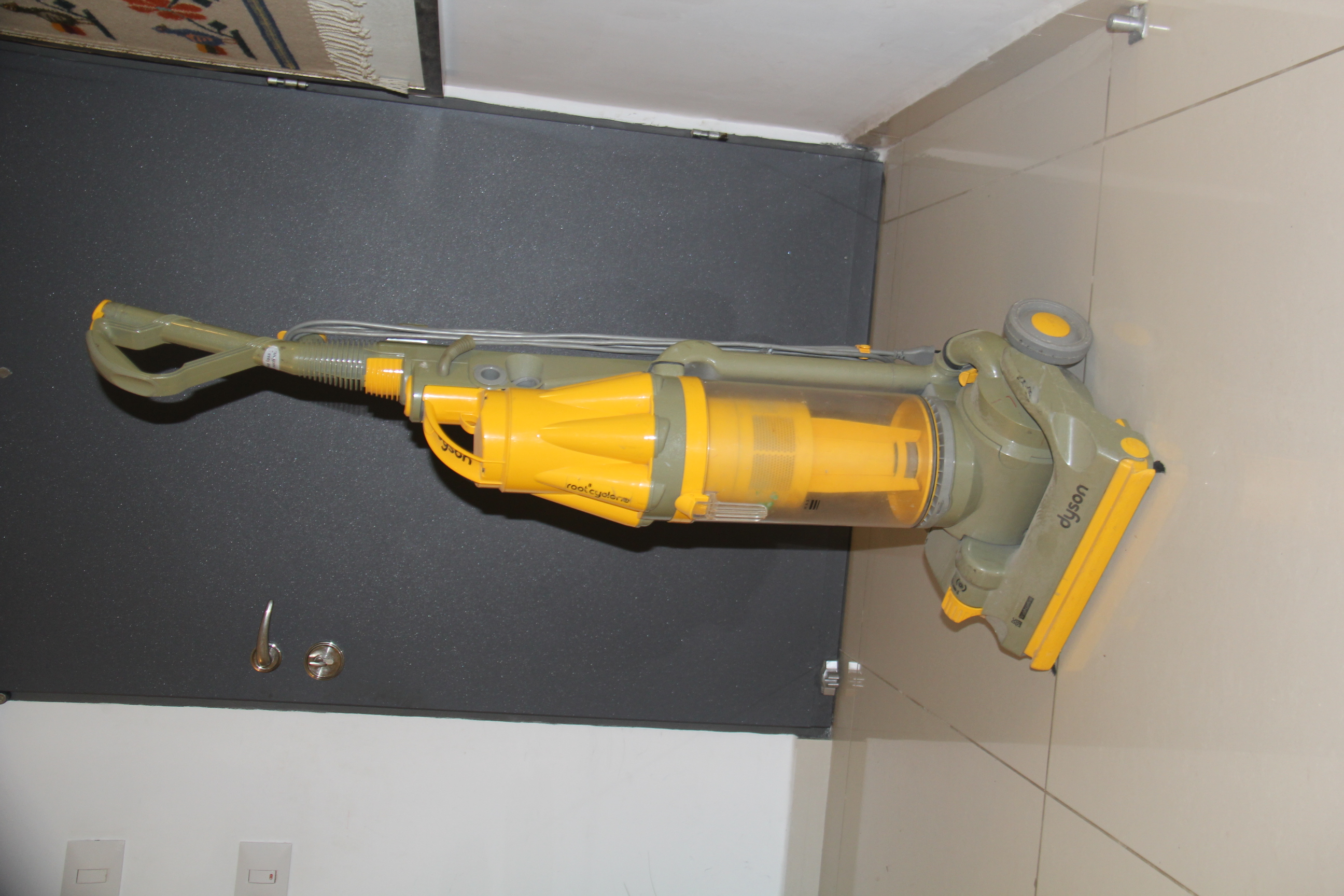 תמונה 1 ,שואב דייסון (dyson) למכירה בזכרון יעקב מוצרי חשמל  שואב אבק