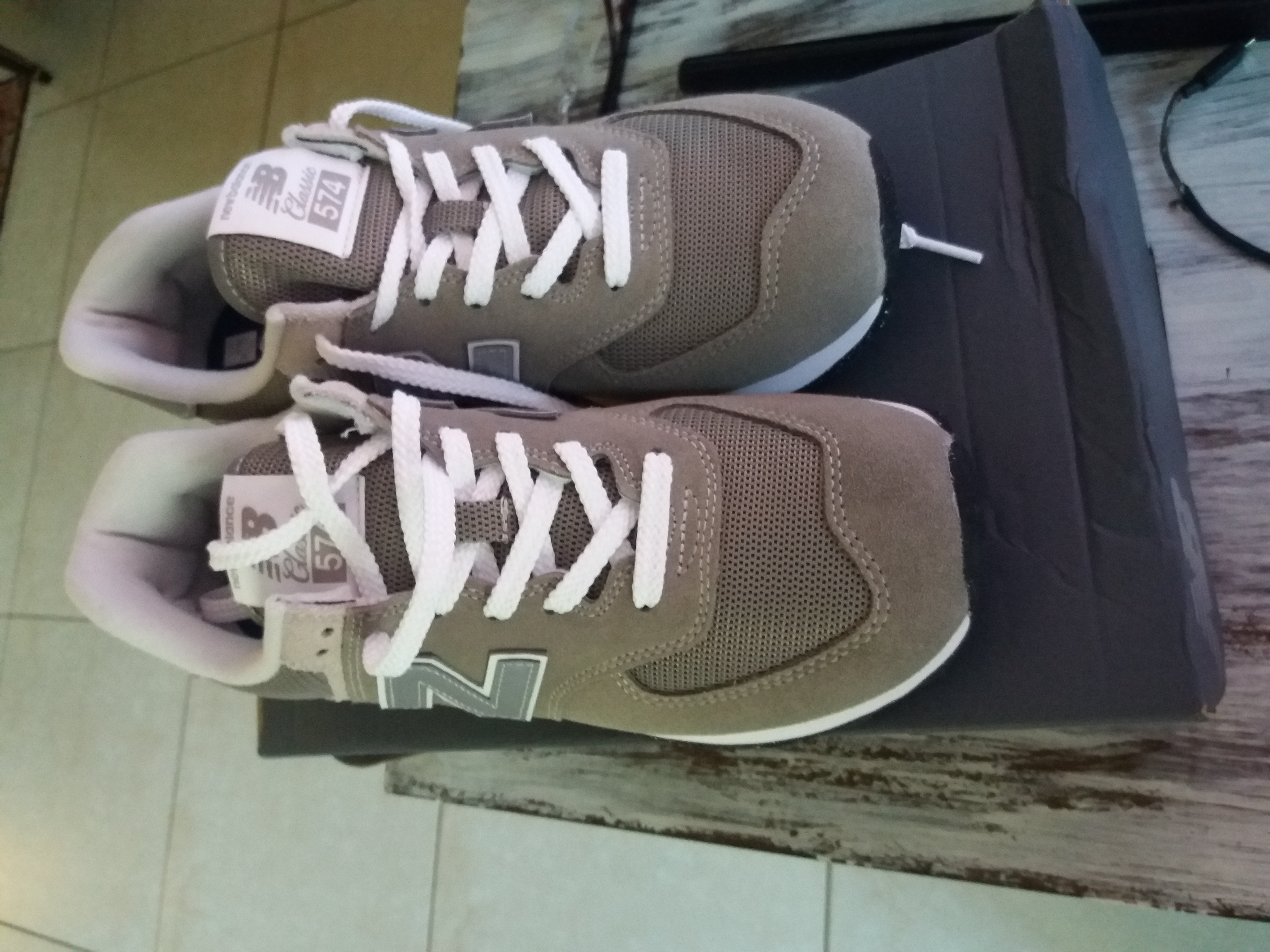 תמונה 1 ,נעלי ניו באלאנס דגם 574 למכירה בתל אביב ציוד ספורט  אביזרי ספורט