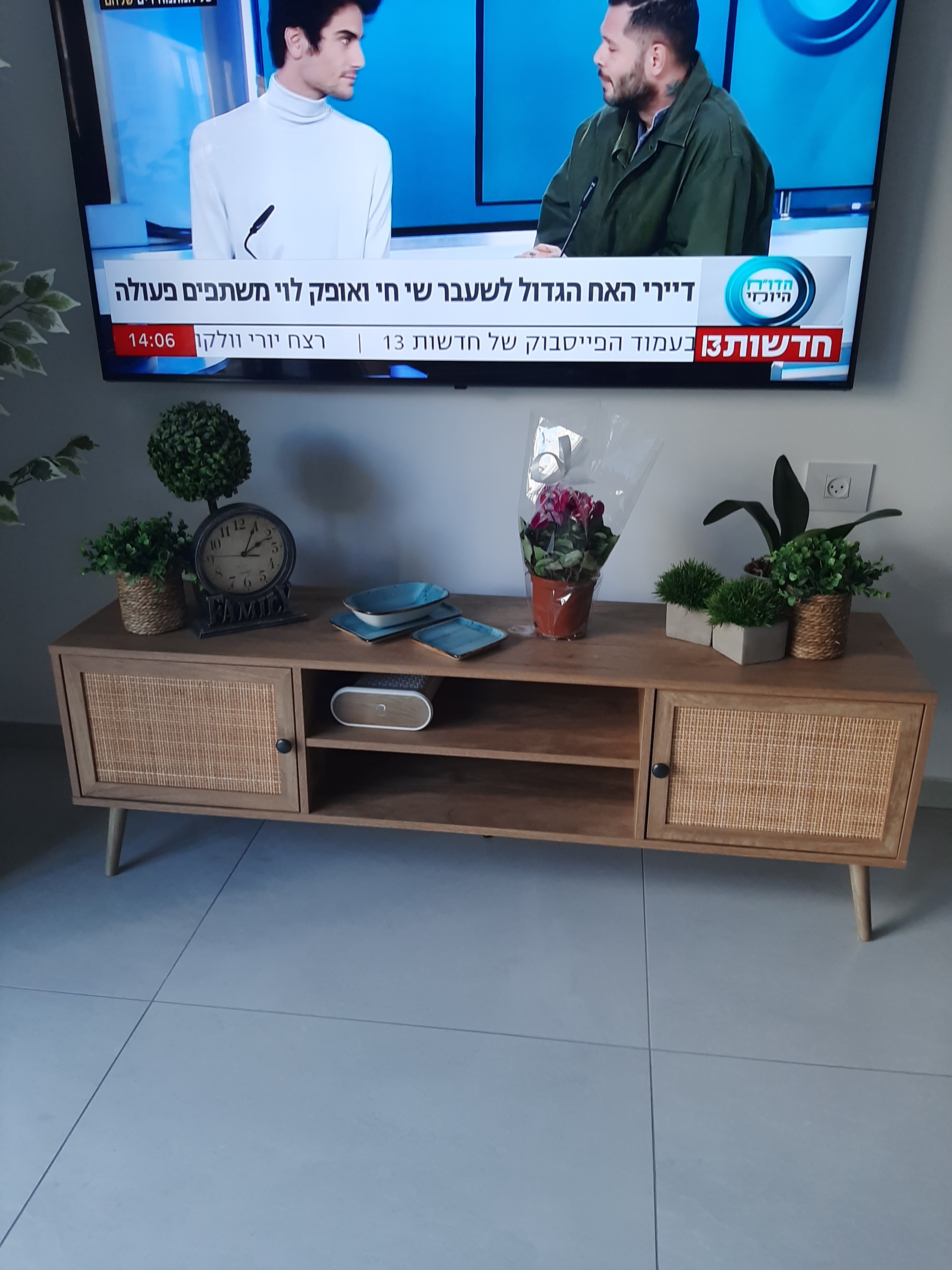 תמונה 2 ,מזנון ושולחן סלוני למכירה ברמת גן ריהוט  מזנון