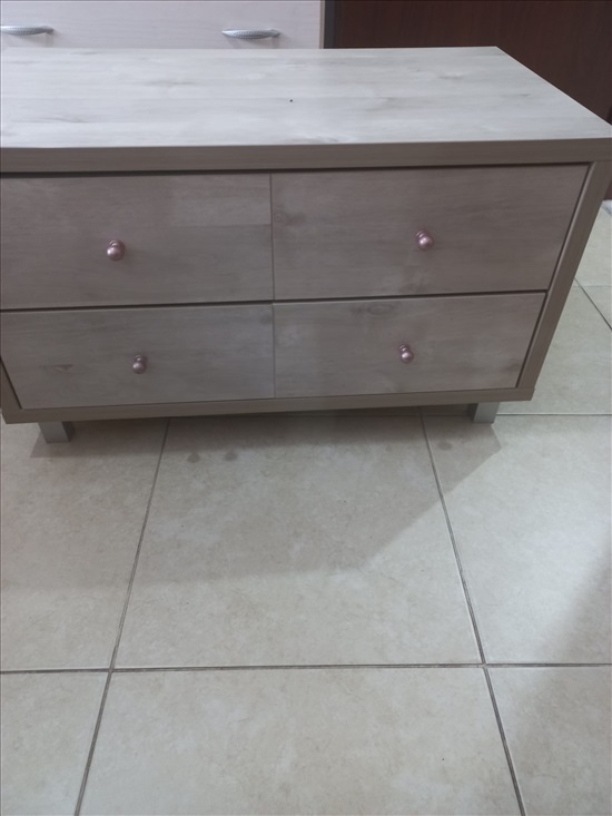 תמונה 2 ,מקפיא שידה ותמונה גדולה לסלון למכירה בעפולה תכולת דירה  שונות