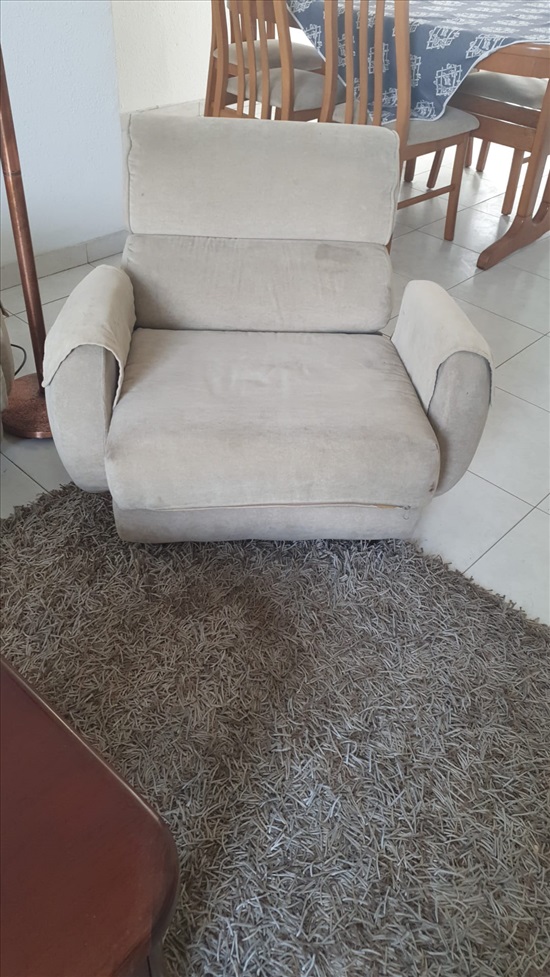 תמונה 2 ,ספות ומזנון וספריה למכירה בגבעתיים תכולת דירה  שונות