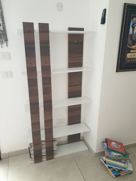 תמונה 1 ,ספריה כוננית יפה  למכירה בקרית אונו ריהוט  ספריה