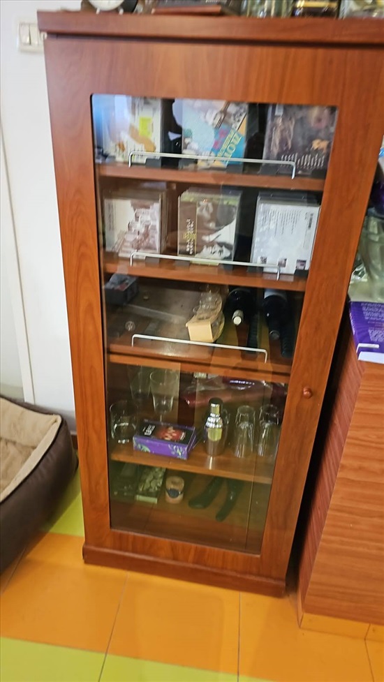 תמונה 1 ,רהיטים לסלון  למכירה בירושלים ריהוט  מזנון/ ויטרינה