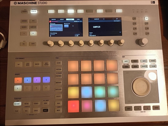 תמונה 1 ,maschine studio למכירה בבית שערים ציוד לדיג'יי ואולפנים  פלטות דיג'יי
