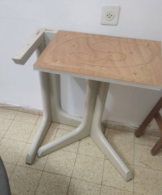 תמונה 5 ,שולחן פינת אוכל עגול למכירה בפלמחים למסירה  ריהוט