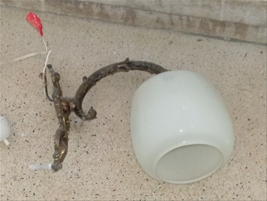 תמונה 1 ,מנורת קיר, על כרכוב, וינטג׳. למכירה בחיפה מוצרי חשמל  תאורה ונברשות