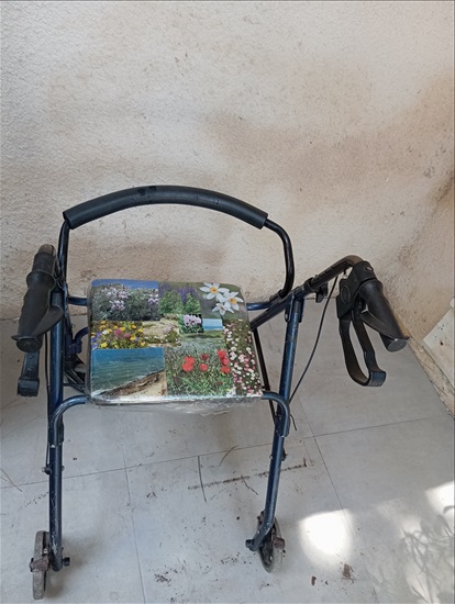 תמונה 1 ,רולטור 4 גלגלים, מושב פרחוני למכירה בחיפה ציוד סיעודי/רפואי  הליכון