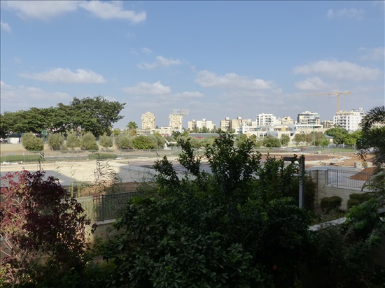 תמונה 5 ,Panasonic lumix fz200 למכירה בפתח תקווה צילום  מצלמה דיגיטלית