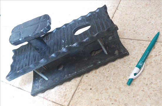 תמונה 2 ,ידית מתכת לדלת כניסה למכירה בהרצליה לבית  ידיות