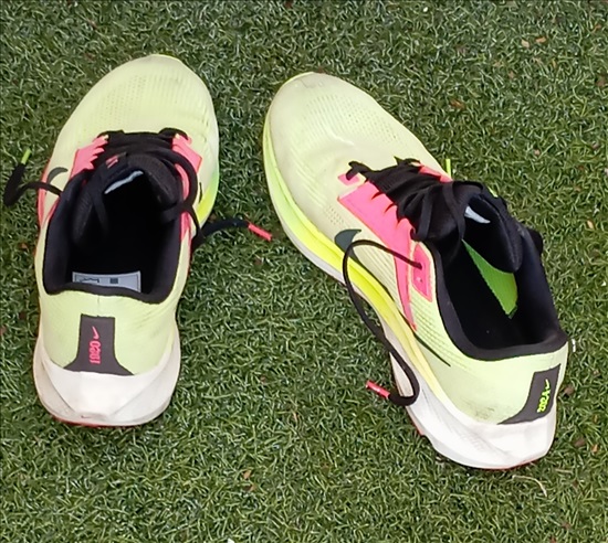 תמונה 1 ,נעלי ספורט, נעלי ריצה Nike Air למכירה בחיפה ציוד ספורט  ביגוד ונעליים מקצועיות