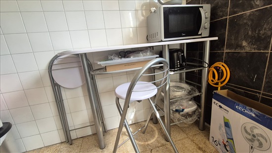 תמונה 1 ,שולחן בר צוף לבן עם 2 כסאות למכירה בירושלים תכולת דירה  שונות