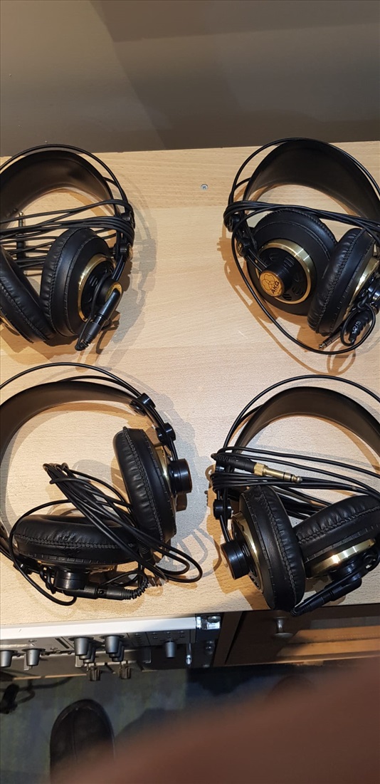 תמונה 2 ,אוזניות אולפניות AKG240 Studio למכירה בחיפה כלי נגינה  שונות