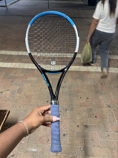 תמונה 2 ,מחבט טניס Wilson ultra 100 למכירה בתל אביב ציוד ספורט  מחבטי טניס