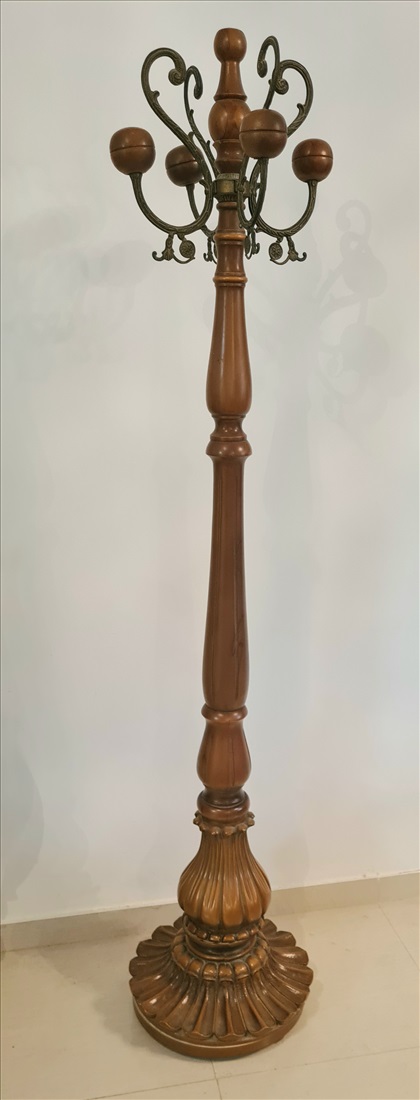 תמונה 4 ,קולב בסגנון ארופאי למכירה באלפי מנשה ריהוט  ענתיקות