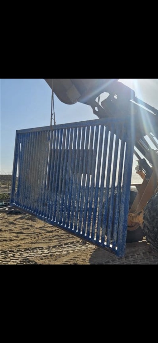 תמונה 1 ,שער מתכת מסיבי  למכירה בראשון לציון מיגון לבית ולעסק  שער חשמלי