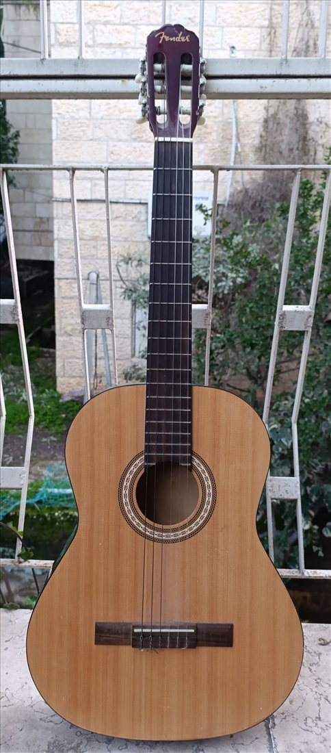 תמונה 1 ,גיטרה קלאסית Fender מקורית למכירה בירושלים כלי נגינה  גיטרה קלאסית