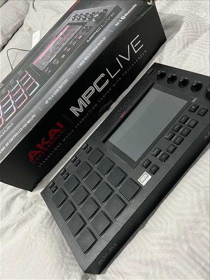 תמונה 1 ,Akai Mpc live 1 למכירה בבאר שבע ציוד לדיג'יי ואולפנים  אחר