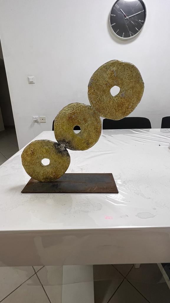 תמונה 1 ,מנשה קדישמן  למכירה בחולון אומנות  פסלים