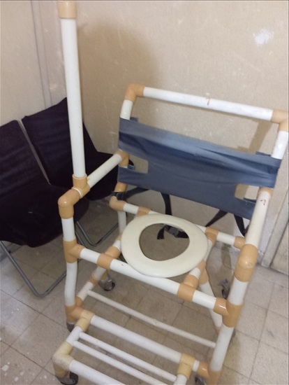 תמונה 1 ,כיסא שירותים ורחצה מיועד לנכה למכירה בחיפה ציוד סיעודי/רפואי  כסא גלגלים