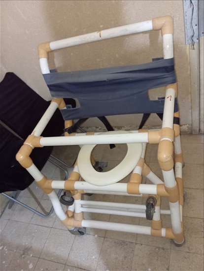 תמונה 4 ,כיסא שירותים ורחצה מיועד לנכה למכירה בחיפה ציוד סיעודי/רפואי  כסא גלגלים