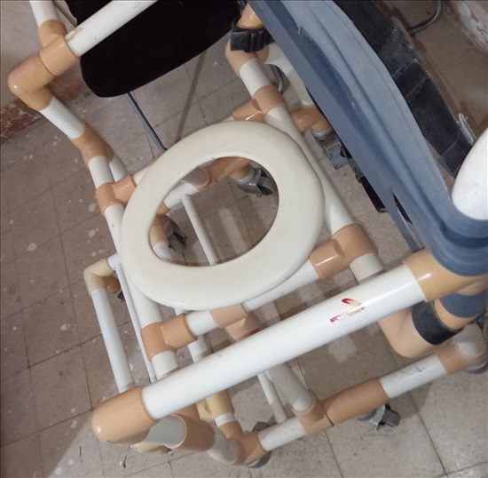תמונה 5 ,כיסא שירותים ורחצה מיועד לנכה למכירה בחיפה ציוד סיעודי/רפואי  כסא גלגלים