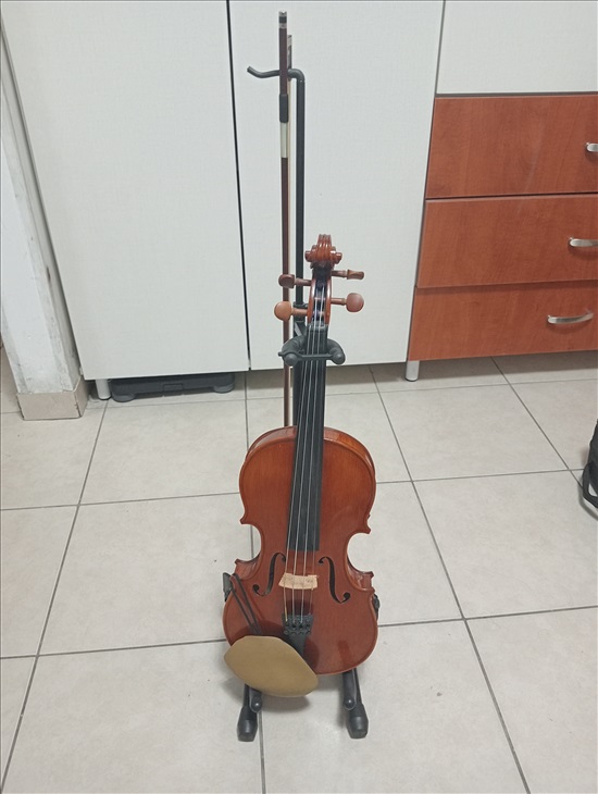 תמונה 2 ,כינור 4 רבעים למכירה במודיעין עילית כלי נגינה  כינור
