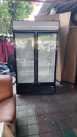 תמונה 1 ,מקרר ויטרינה 2 דלתות למכירה במזרח תל אביב מוצרי חשמל  מקרר