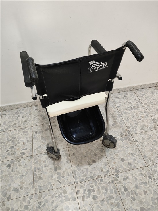 תמונה 3 ,כיסא רחצה עם סיר  למכירה בפתחיה ציוד סיעודי/רפואי  כסא גלגלים