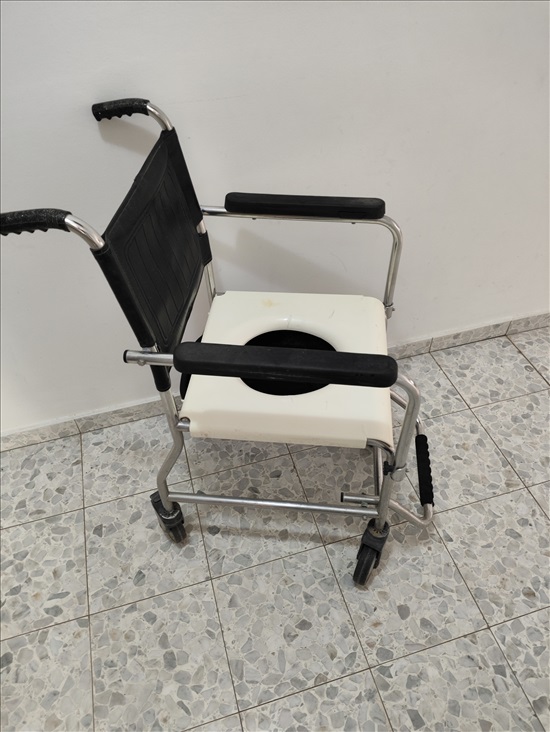 תמונה 1 ,כיסא רחצה עם סיר  למכירה בפתחיה ציוד סיעודי/רפואי  כסא גלגלים