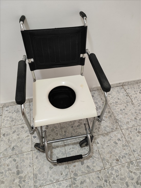 תמונה 2 ,כיסא רחצה עם סיר  למכירה בפתחיה ציוד סיעודי/רפואי  כסא גלגלים