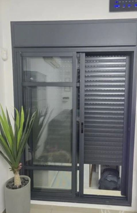 תמונה 4 ,חלון הזזה ענק למכירה בבית שמש לבית  חלונות