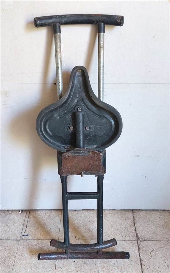 תמונה 4 ,כסא כושר מתקפל לאחסון נוח למכירה בהוד השרון ציוד ספורט  מכשירי כושר ביתי