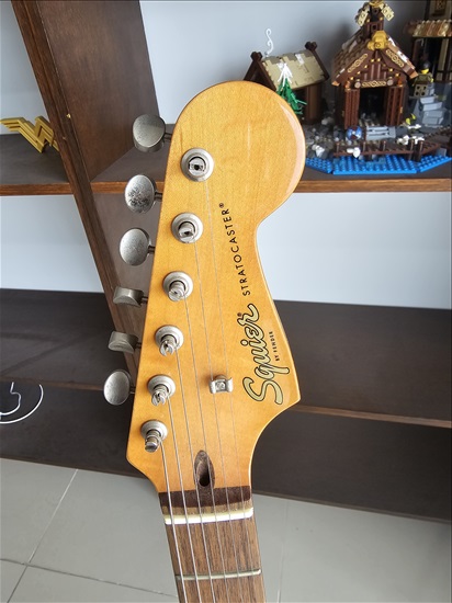 תמונה 1 ,חשמלית Squier Classic Vibe 60s למכירה ב1700 כלי נגינה  גיטרה חשמלית