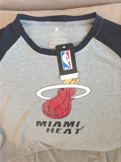 תמונה 3 ,חולצת NBA Miami Heat מידה XXL למכירה בהרצליה ביגוד ואביזרים  חולצות