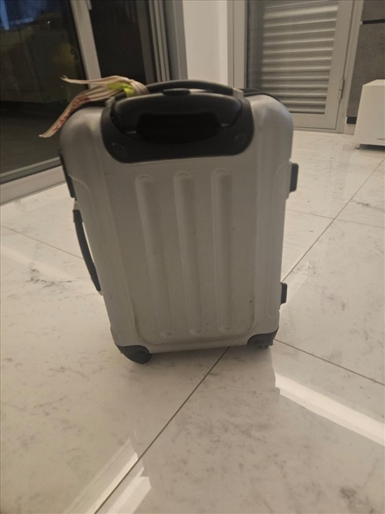 תמונה 3 ,מזוודה טרולי קשיחה למכירה בראשון לציון למטייל ולמתגייס  מזוודות ותיקים
