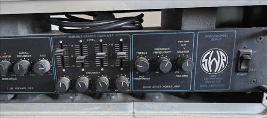 תמונה 2 ,מגבר בס SWR Studio 220  למכירה ברמת גן כלי נגינה  מגבר