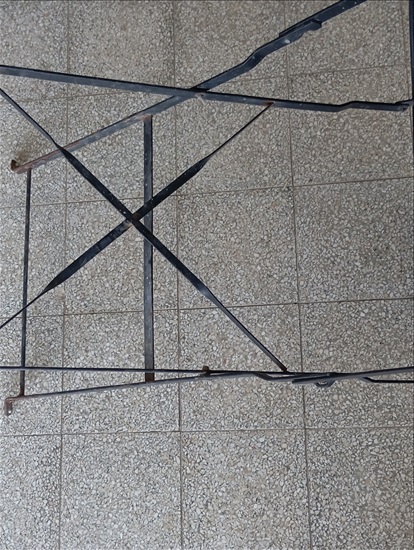 תמונה 6 ,שולחן אוכל עגול מתקפל, מתכת למכירה בחיפה לגינה  ריהוט לגינה