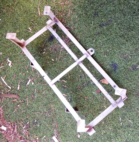 תמונה 5 ,מעמד סטנד למנוע מזגן 33x77 ס"מ למכירה בהוד השרון מוצרי חשמל  מחברים וכבלים