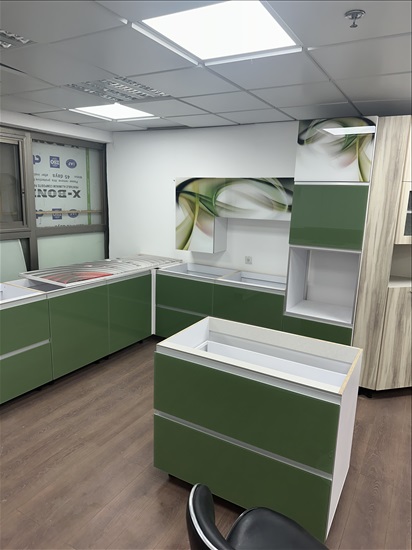 תמונה 2 ,מטבח גדול אפשר לשנות סידור למכירה בעפולה ריהוט  מטבחים