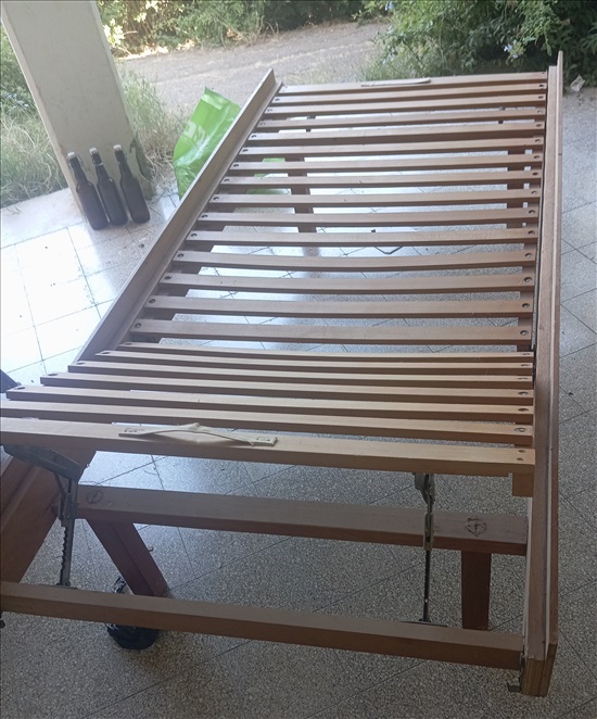 תמונה 4 ,בסיס מיטה מתכוונן מעץ איכותי למכירה בחיפה ריהוט  מיטות
