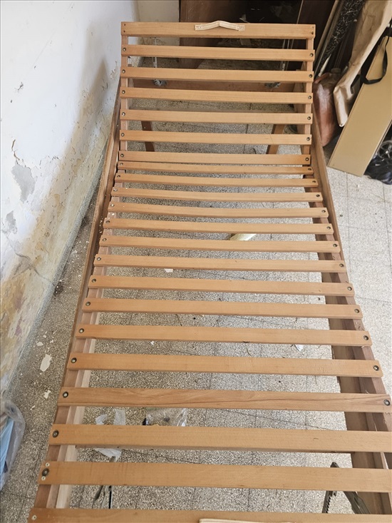 תמונה 2 ,בסיס מיטה מתכוונן מעץ איכותי,  למכירה בחיפה ריהוט  מיטות