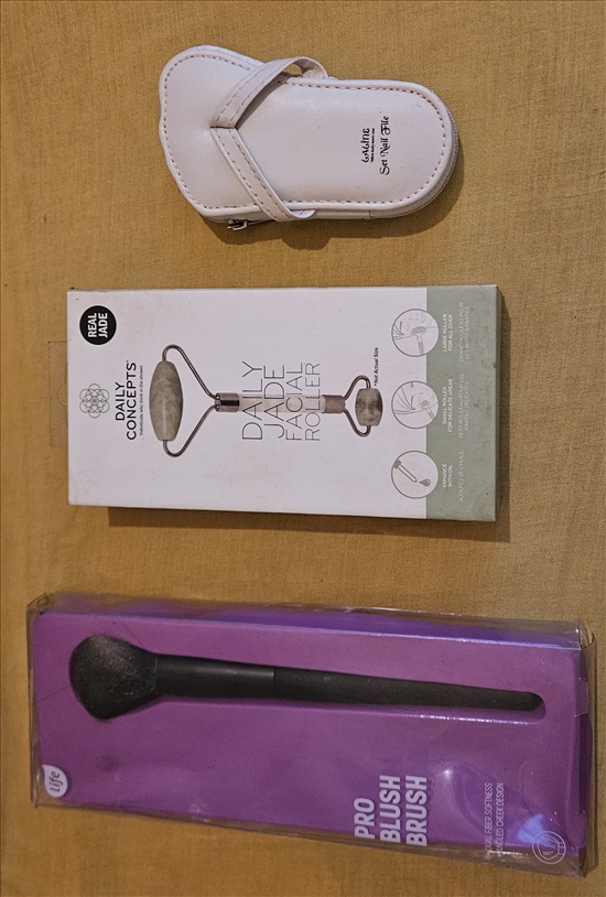 תמונה 1 ,סט מניקור פדיקור+2 פריטים  למכירה בבת ים קוסמטיקה וטיפוח  טיפוח